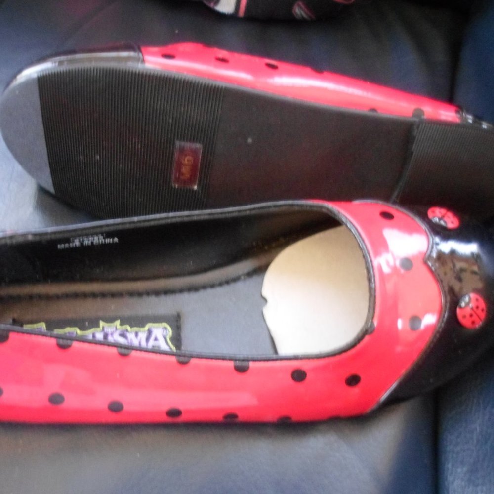 girls flats by Funtaisma.NEW sz6 ladybug red black